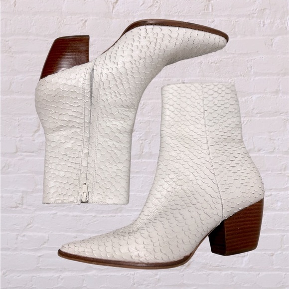 Matisse Shoes - Matisse Caty Snakeskin Bootie in White 8.5 W